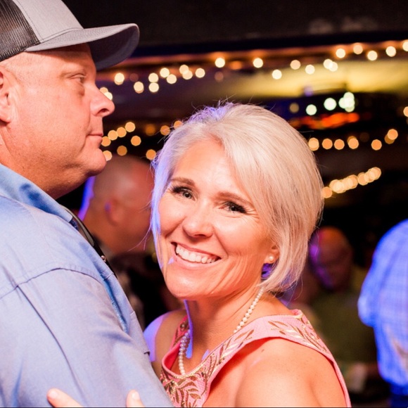 Meet your Posher, Debi - Picture 2 of 4